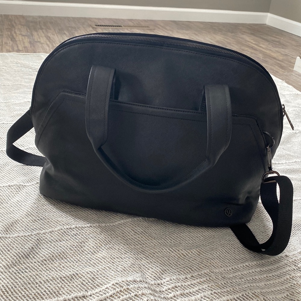 lululemon crossbody tote